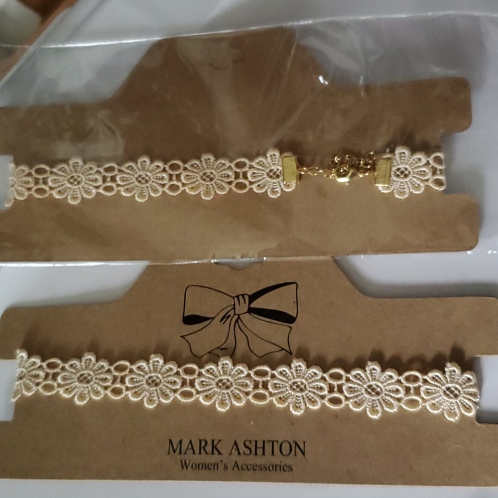 Time mark Ashton woman's choker crochet floral